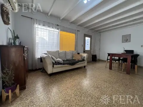 Venta PH de 3 ambientes con patio en Wilde