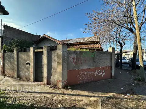 Lote con mejoras - ideal uso comercial