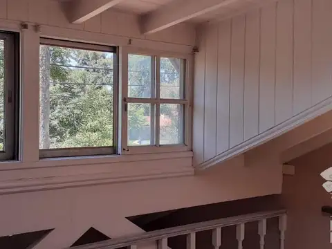 Casa 6 ambientes con 2 baños