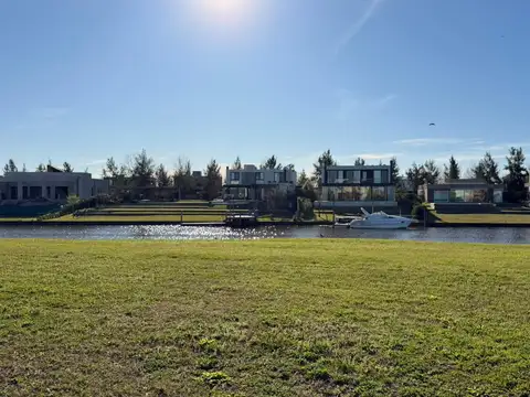 Terreno al rio