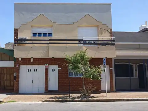 VENTA  CASA 5 AMB  C/GARAGE ,PATIO Y PARRILLA