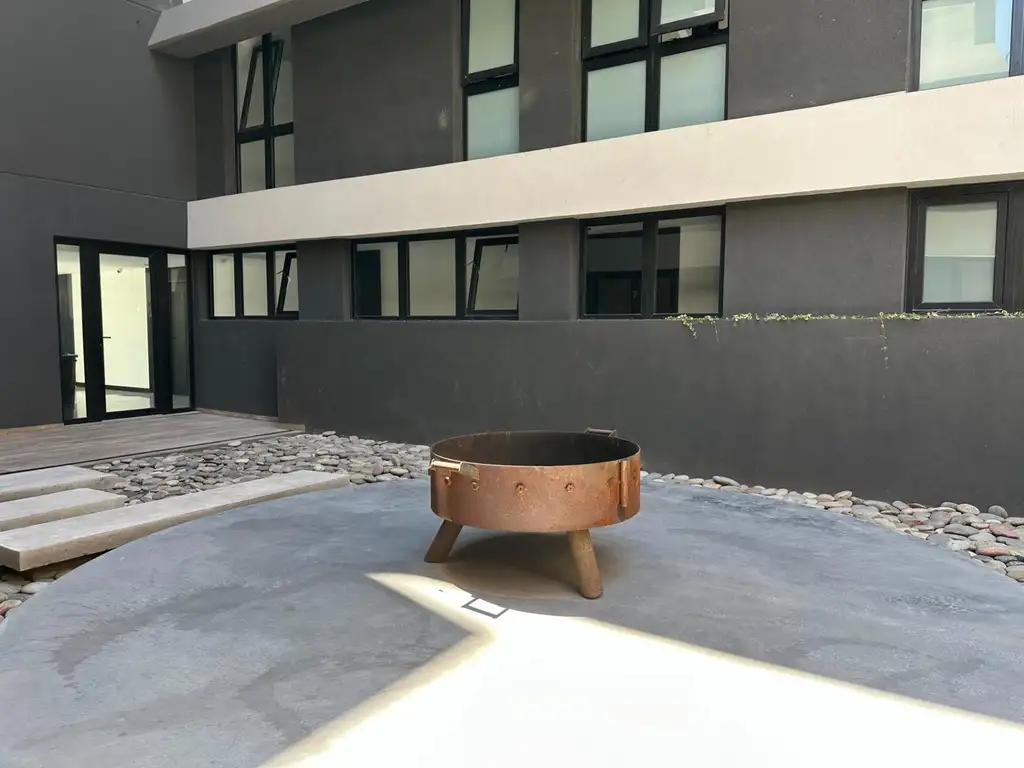 AIVI I en Barrio Parque Leloir