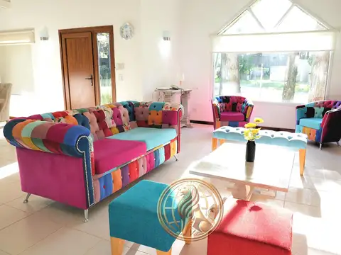 Casa 4 ambientes con 2 baños