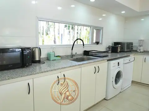 Venta casa Pinamar Norte con piscina FINANCIA