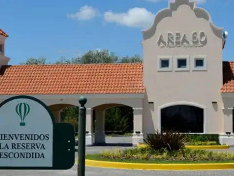 Terreno en Venta en Area 60, USD 15.000