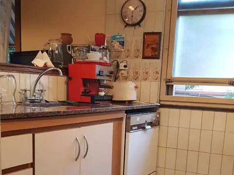 Depto Tipo Casa 5 ambientes con 2 baños