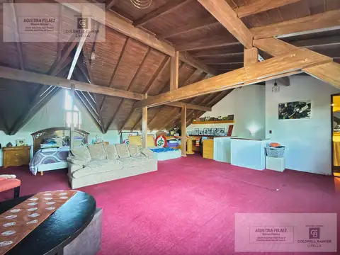 Casa en Venta con 4 cocheras