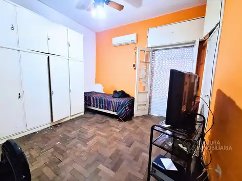 VENTA CASA 3 AMB + DOS DEPTOS LA TABLADA/SAN JUSTO