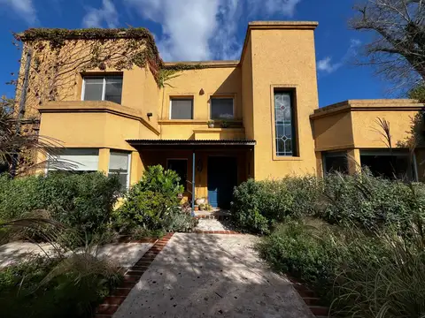 VENTA de Casa en Bella Vista, 6 ambientes