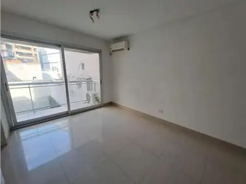 Av alberdi 838 , Piso 2