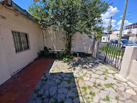 Casa en Alquiler con 1 cochera