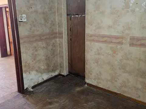 VENTA CASA CON LOCAL-3 AMB-GARAGE-LANUS