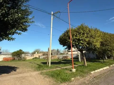 VENTA DE LOTE AMPLIO EN PILAR
