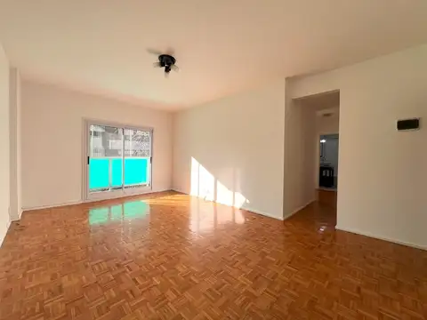 Espectacular 3 ambientes refaccionado con mucha luz!