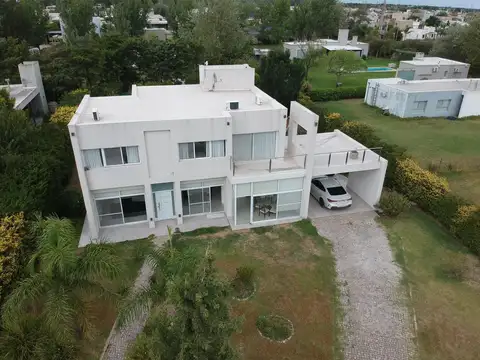 Las Cañitas y Boulevard Las Olas