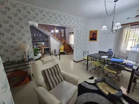 Venta - Casa en Florida - 6 Ambientes - Excelente