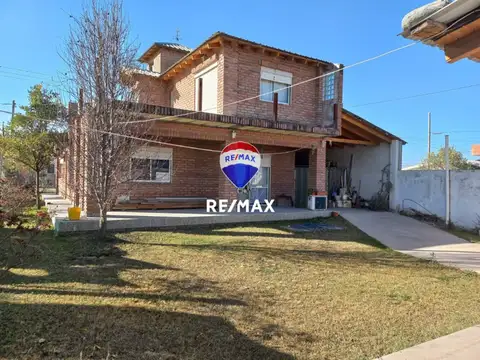 VENTA CASA 4 DORMITORIOS CAMPO QUIJANO