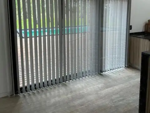 CASA 4 AMBIENTES, BARRIO VILLAROBLES. PÍNAMAR