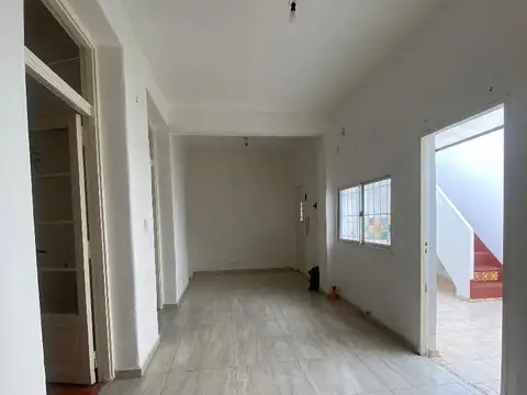 Adolfo P Carranza 2800, Piso PB