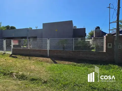 Casa 2 ambientes con 2 baños