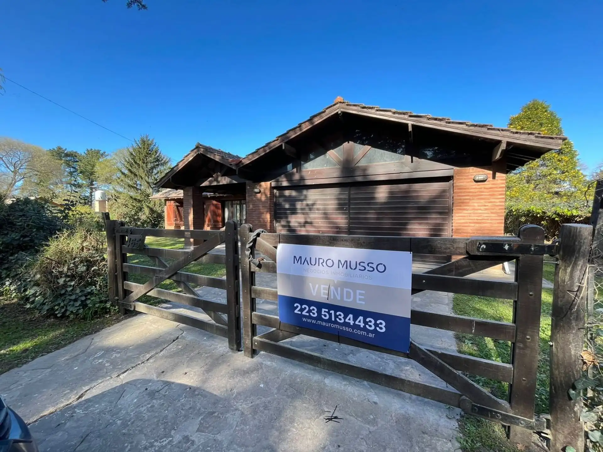 Chalet en venta 4 ambientes con pileta y quincho - Colina Alegre