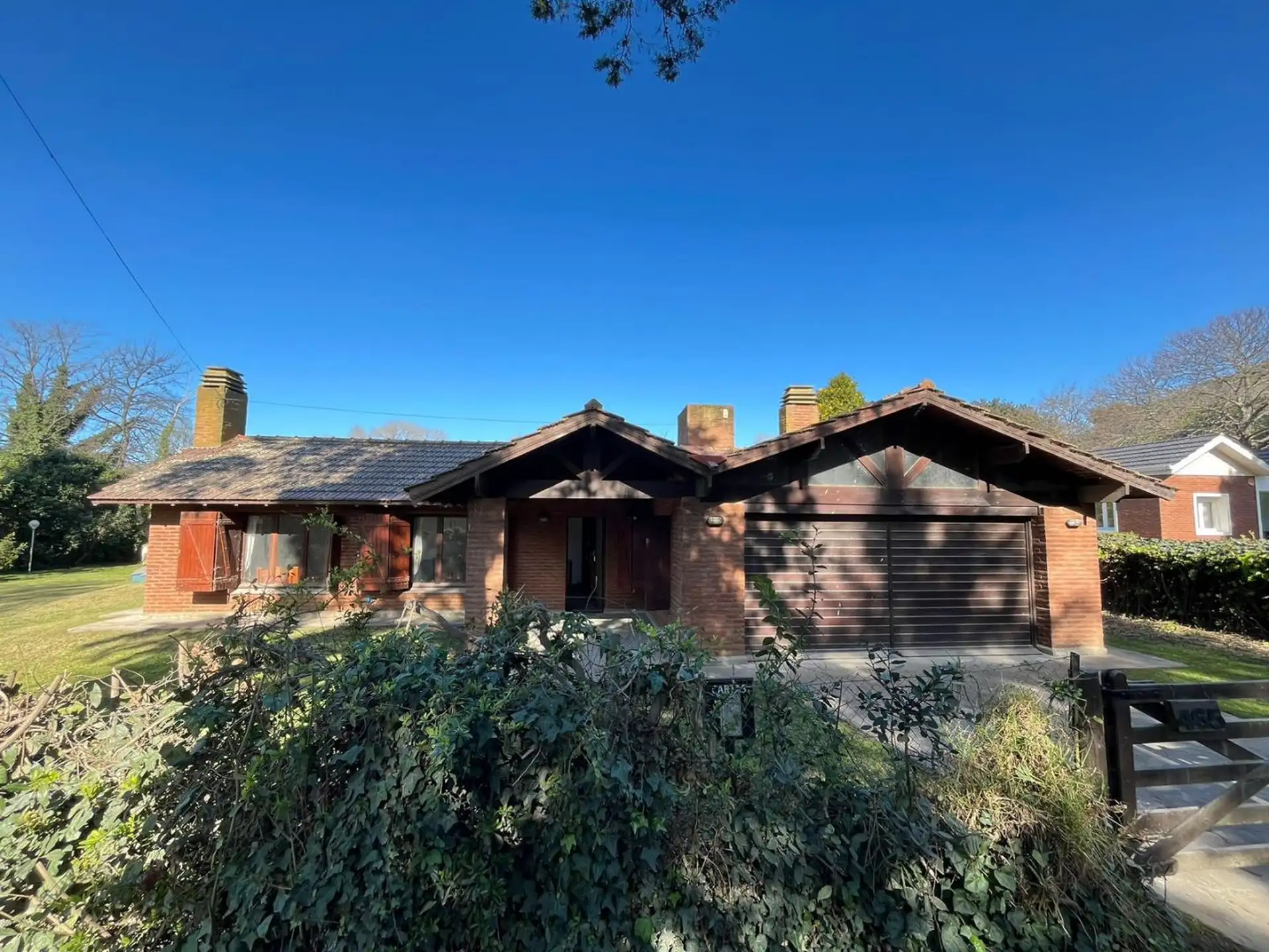 Chalet en venta 4 ambientes con pileta y quincho - Colina Alegre