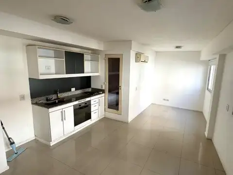 Alquiler ambiente divisible con patio Caballito