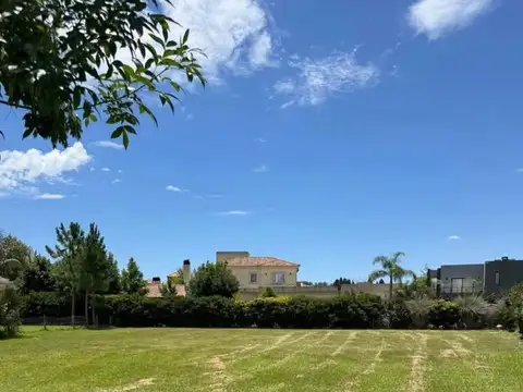 Lote venta Alto de Campo Grande Pilar