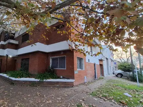 CASA 5 AMBIENTES VENTA LOMAS A REFACCIONAR
