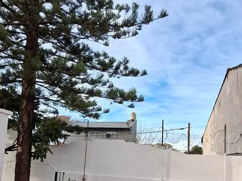 Depto Tipo Casa en Alquiler con 2 cocheras