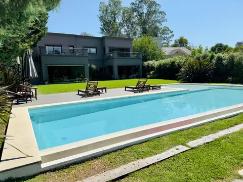 Alquiler Casa 8 Ambientes Abril Country Club