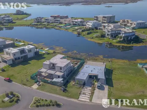 Casa en Venta en Puertos - Barrio Costas, USD 870.000