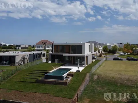 Casa en Venta al Este