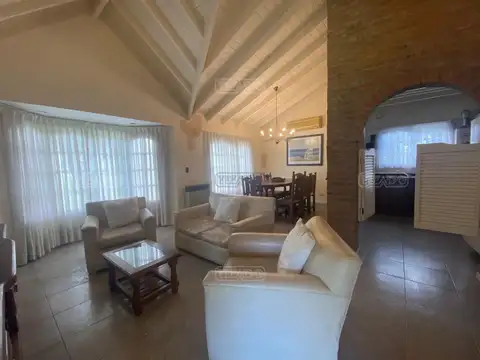Casa en Venta con 1 cochera