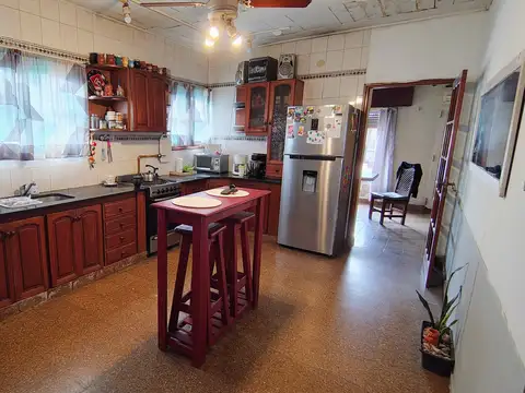 Casa 5 ambientes con 1 baño