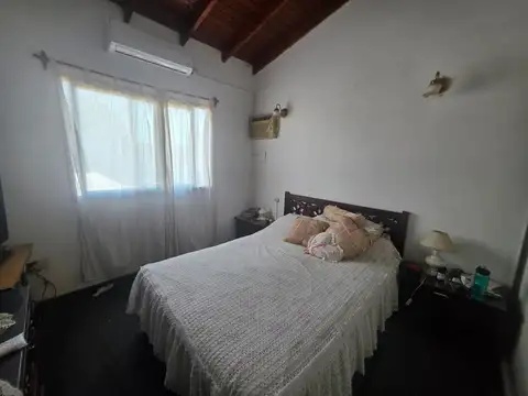 Depto Tipo Casa 4 ambientes con 2 baños