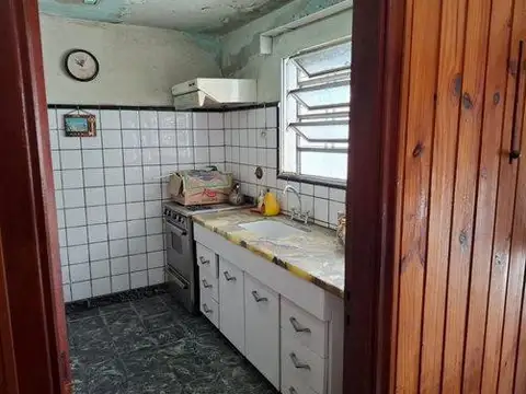 Depto Tipo Casa en Venta en Temperley, USD 56.000