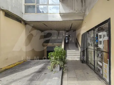 Alem 100, Piso 2