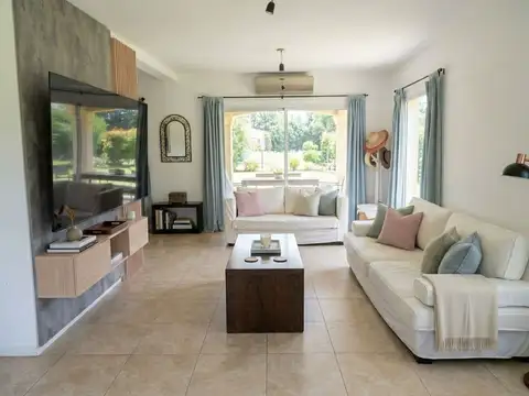 Casa en Venta en San Benito, USD 500.000
