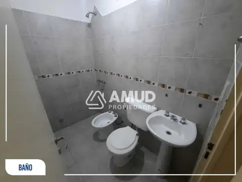 Departamento en Alquiler en Villa Centenario, $ 270.000