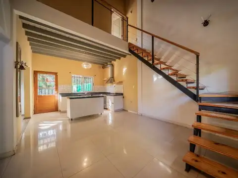 Casa en Venta en Barrio Parque Leloir, USD 192.000