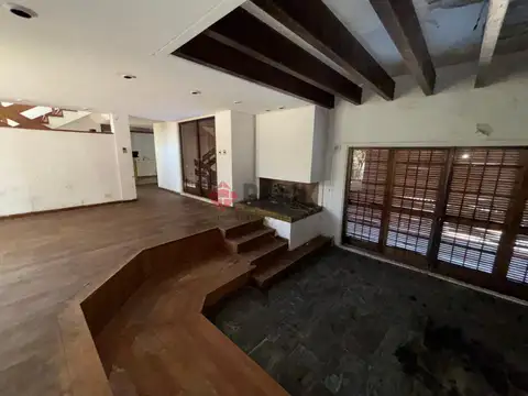 Casa 4 ambientes con 3 baños