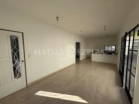Depto Tipo Casa en Venta en Castelar, USD 98.000