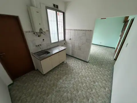 Depto Tipo Casa en Alquiler en Wilde, $ 650.000