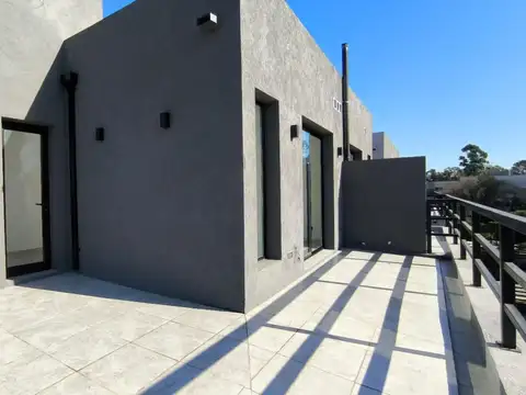 Venta Dúplex 2 amb. con terraza propia – Pilar