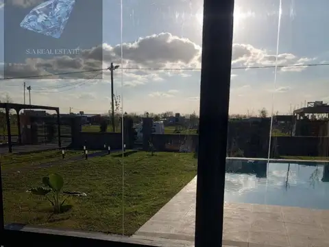 Casa 2 ambientes con 2 baños
