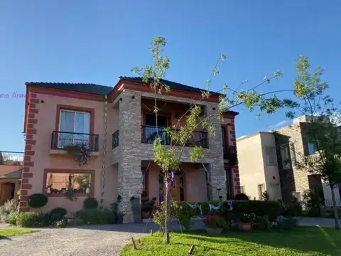 Casa en Venta de 5 dormitorios