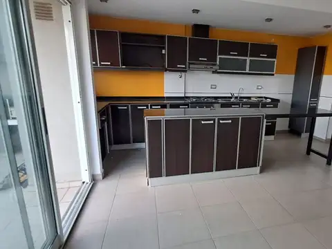 ALQUILER - DPTO 3 AMB COCHERA BAULERA - LANUSITA