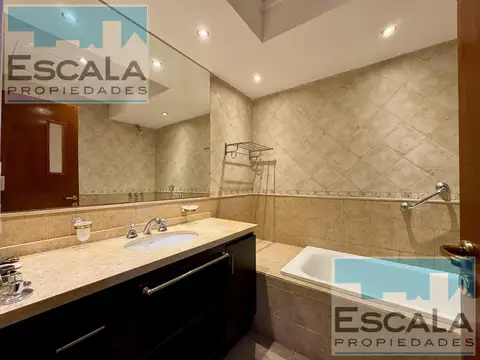 Casa en Alquiler al Sureste
