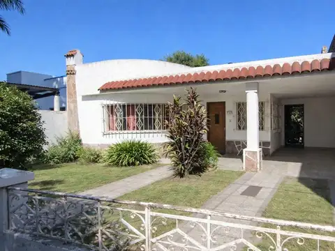 Venta casa  en Arroyo Aguiar con  amplio terreno